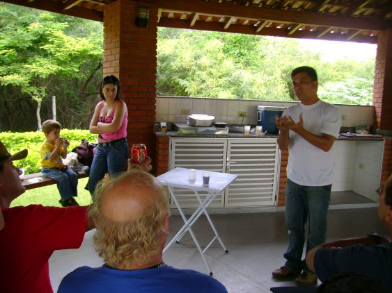 Ap�s o almo�o, come�am oficialmente as apresenta��es: Torrine � o primeiro