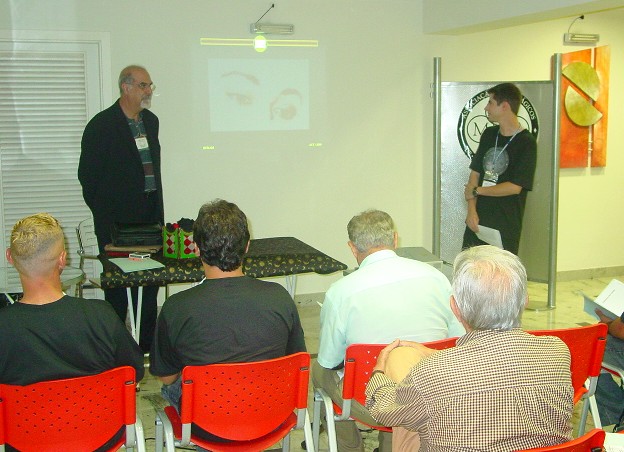 Edu Tavares iniciando sua confer�ncia sobre "Misdirection"