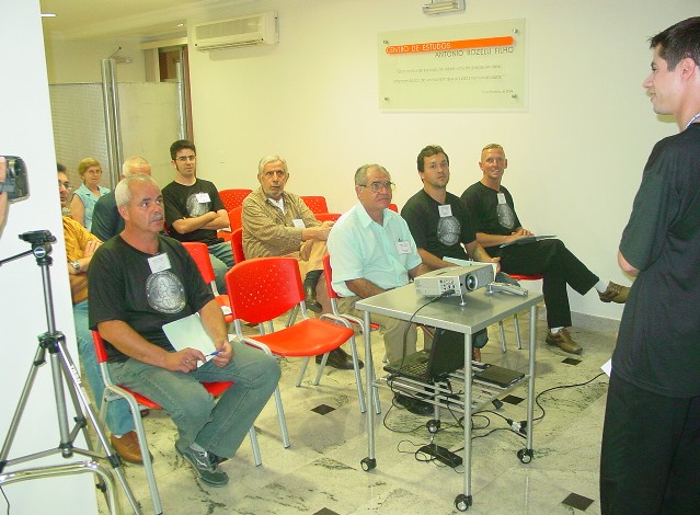 Parte do p�blico durante a primeira confer�ncia