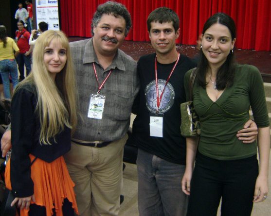 A dupla de ilusionistas �tila & Rosi com Fabian Rodrigues e Camila
