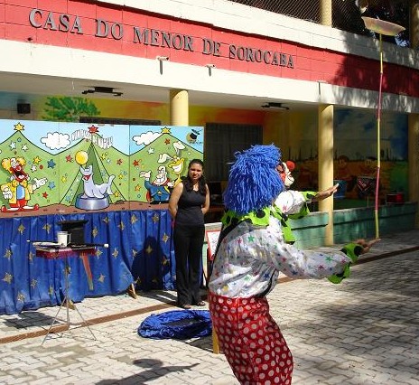 M�gico Torrine e sua assistente Juliana