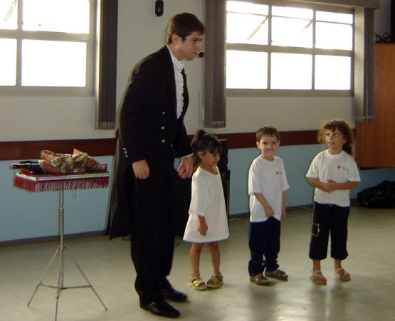 Fabian Rodrigues abrindo a apresenta��o