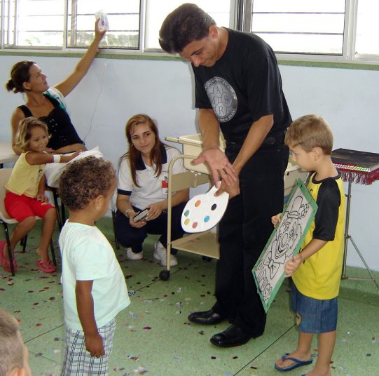 M�gico Torrine e o n�mero do "Palha�o Colorido"