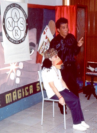 Torrine no sensasional n�mero do Boc�o