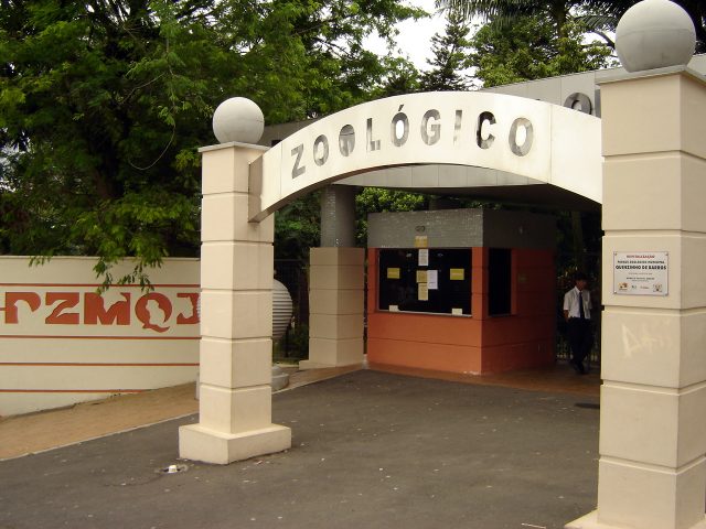 Entrada do Parque Zool�gico Municipal Quizinho de Barros