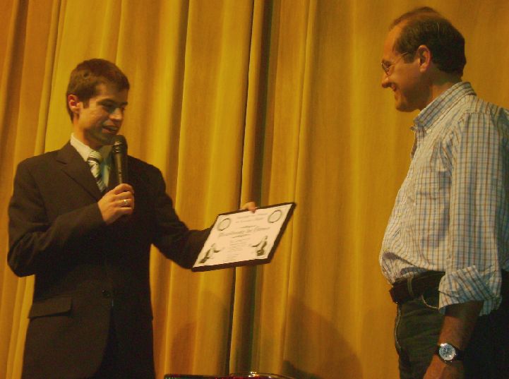 Fabian Rodrigues e a entrega do t�tulo de Presidente de Honra ao Dr. Frederico de S�o Pedro (Kiko)