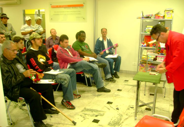 M�gicas com cartas tamb�m foram aprendidas na confer�ncia