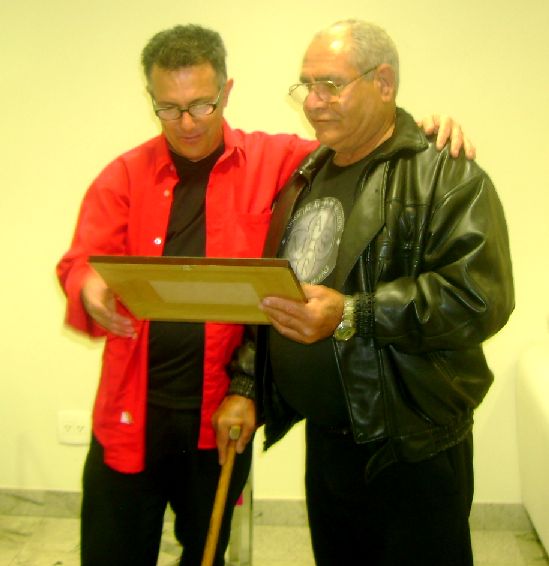 Magoo recebe de Alan Pach� o reconhecimento pelos seus 30 anos de carreira