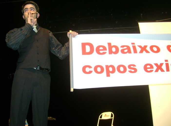 Fazzio iniciando sua apresenta��o na Gala de Palco no s�bado