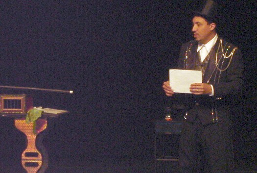 M�gico Rog�rio Daves, primeiro a entrar na Gala de Palco
