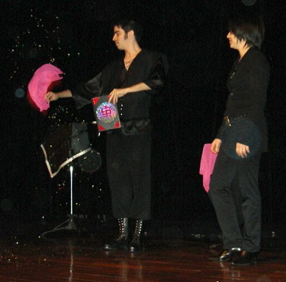 M�gico Fazzio e sua partner Fernanda