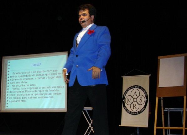 Hugo Moraes iniciando sua confer�ncia