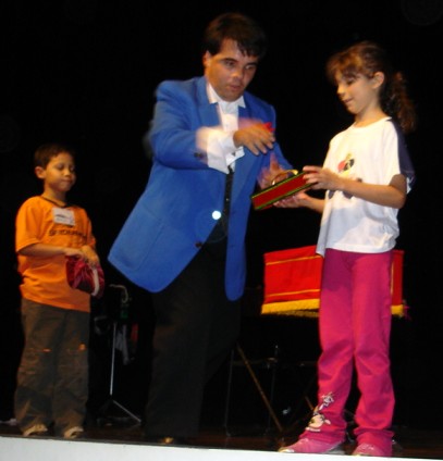 Hugo Moraes, o primeiro a se apresentar na Gala de Magia para Crianças