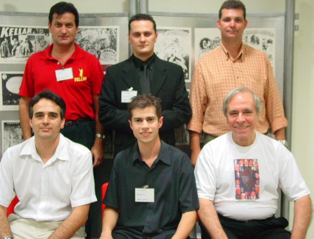 Foto da primeira Diretoria com o Presidente de Honra