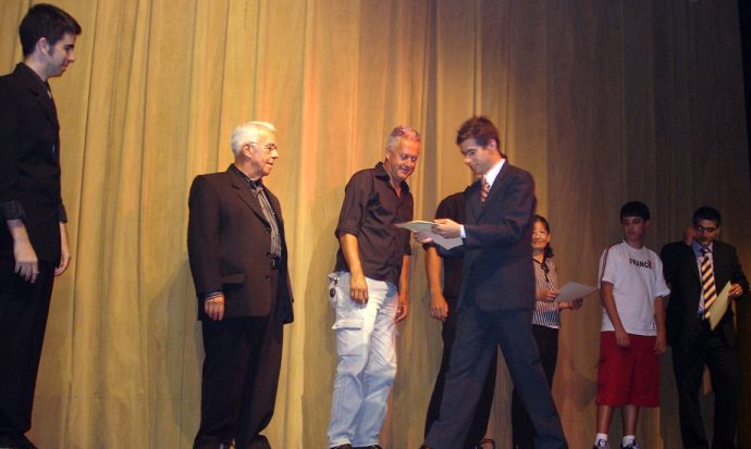 Formatura dos alunos durante o espet�culo beneficente "Natal M�gico"
