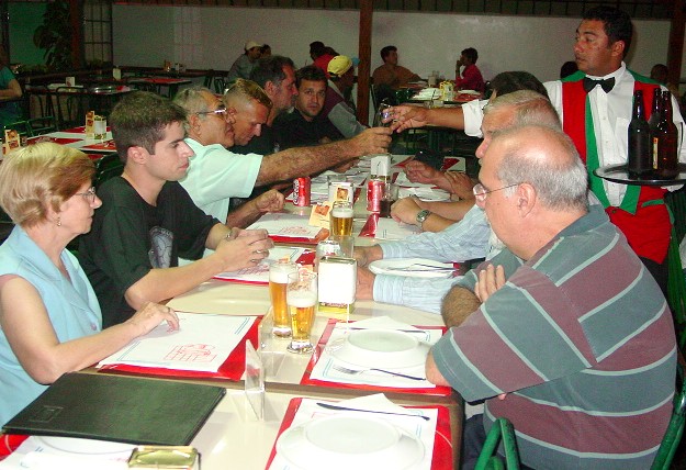 Jantar de confraterniza��o