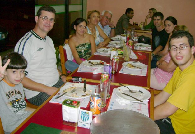 Parte dos participantes durante o jantar