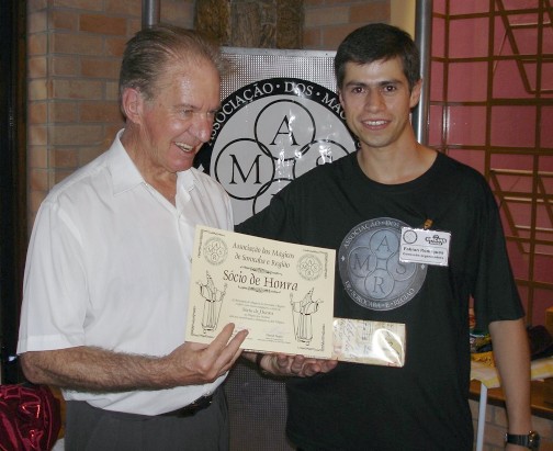 Joe M�rbel recebe o t�tulo de S�cio de Honra da A.M.S.R.