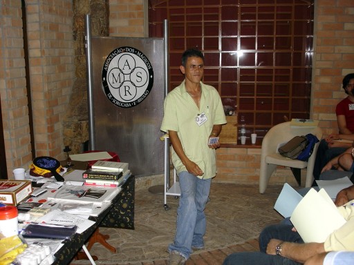 Adan iniciando sua confer�ncia com close-up magic