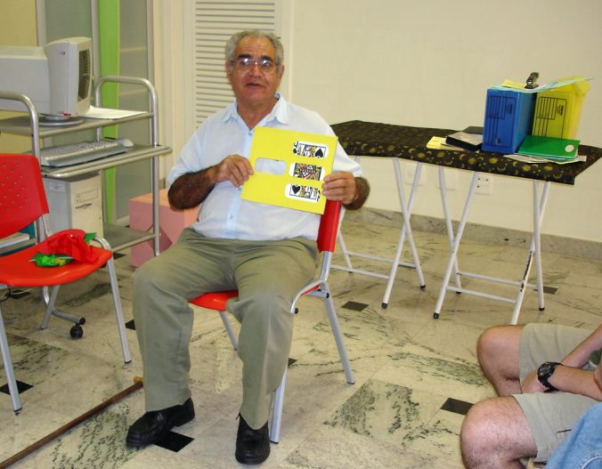 M�gico Alan Pach� (S�cio de Honta da A.M.S.R.) apresentando uma rotina de Magia para Crian�as