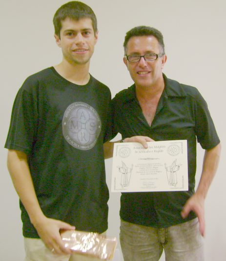 Fabian Rodrigues e Magoo na entrega do pr�mio de reconhecimento 2006