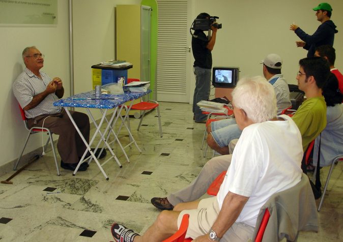 Alan Pach� e seus "Covilhetes" e ao fundo Torrine filmando Eugini no ensaio para o espet�culo de Natal