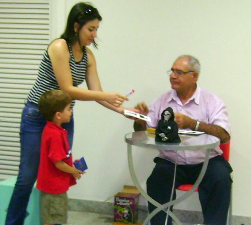 Na apresenta��o de Alan Pach� (direita) as participa��es de Fernanda e Mario (esquerda)