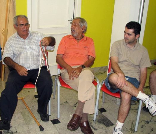 Alan Pach� apresentando uma m�gica com cordas