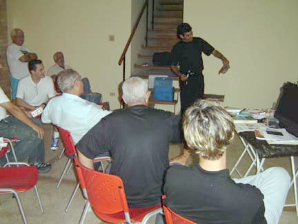 Antes do t�rmino da reuni�o, a apresenta��o do M�gico New