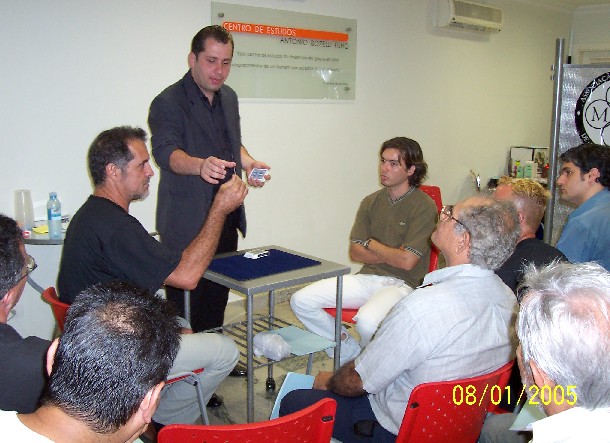 Gustini e Felipe Clown participando do n�mero da "Carta Assinada"
