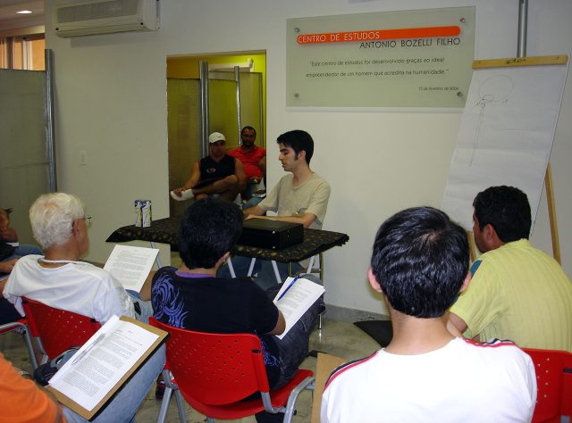 Professo Fazzio e a parte te�rica do curso